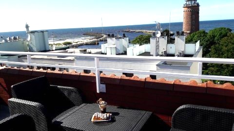 Apartament z pięknym widokiem na morze i latarnię morską 100 m od plaży