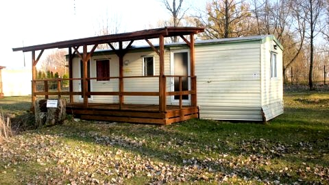 3Domeki / bungalow nad jeziorem