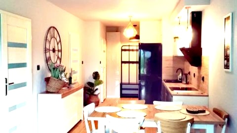 Nowoczesny Apartament nr 16 z parkingiem dla 4-6 osób