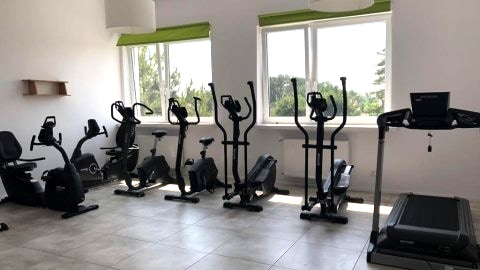 Nowy Jantar. Komfortowe pokoje z wyżywieniem, basenem, atrakcjami
