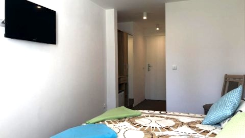 Nowy Jantar. Komfortowe pokoje z wyżywieniem, basenem, atrakcjami