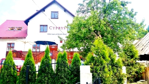 Pokoje i apartamenty CYPRYS | Spokój, cisza i komfort