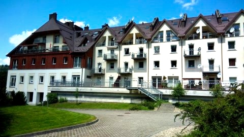 Apartamentowiec od ogrodu
