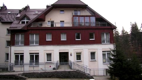 Apartamentowiec od frontu