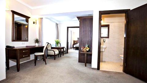 Hotel Lubicz. Komfortowe pokoje i apartamenty Wellness & SPA