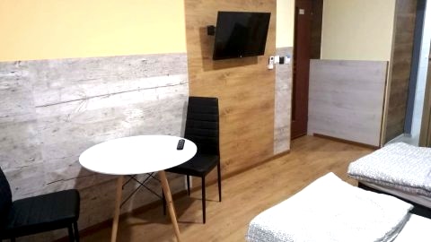 Eldom, noclegi, pokoje gościnne Daleka 12