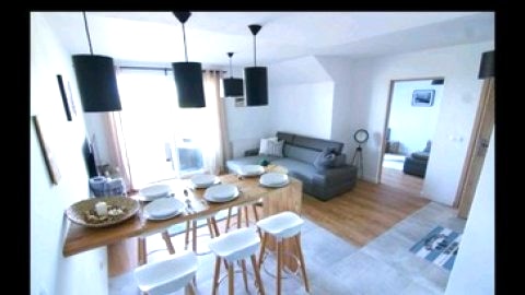 Apartament z dużym balkonem. 300 metrów do plaży 