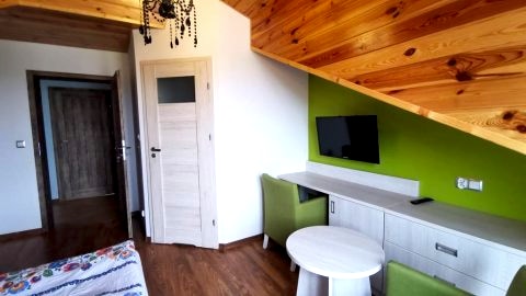 Pokój 2 osobowy z łazienką i balkonem z widokiem na Zatokę 