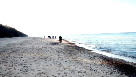 morze, las, otwarty basen, 250m do plaży
