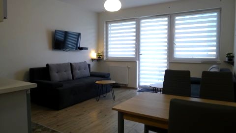 Apartament w dzielnicy uzdrowiskowej, 300m do promenady, 10min dworzec PKP
