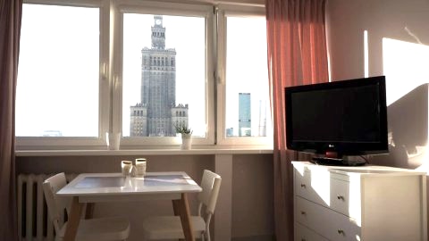 Mieszkanie dla 2 osób w ścisłym centrum Warszawy. Pełne wyposażenie