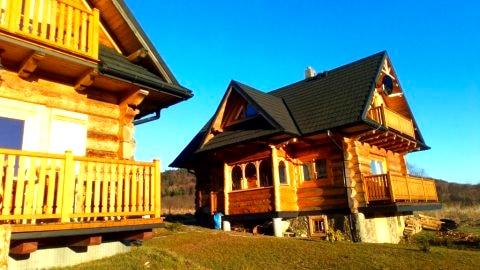 Tradycyjny góralski domek w górach. Komfortowy pobyt o każdej porze roku