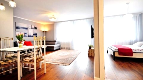 Apartament JARZĘBINA z balkonem. Pełen komfort dla 4 osób. 250 metrów  od morza 
