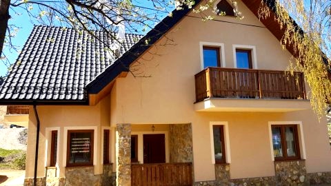 Willa Sara. Pokoje z balkonami i widokiem na Śnieżkę. Centrum.