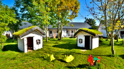 Rodzinne Rusinowo - domki letniskowe i apartamenty całoroczne 1800m od morza