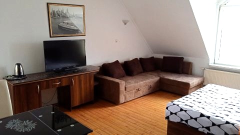 apartament dla 2-4 osób z łazienką, lodówką, czajnikiem