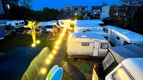 Przytulna przyczepa w centrum Jastarni blisko mola 100m, morza 600m, Plaży 100m 
