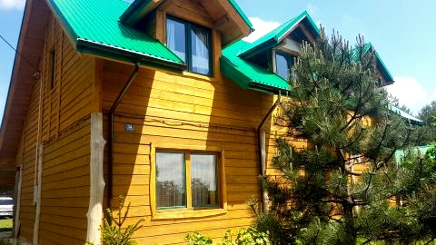 Pyzówka raj dla kochających ciszę i spokój ale też dobą zabawę. Sauna dla gości.