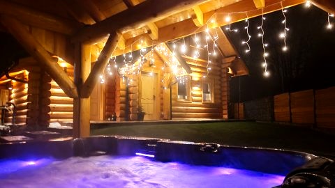 Lipowska Chata - Nowy Apartament z jacuzzi i sauną