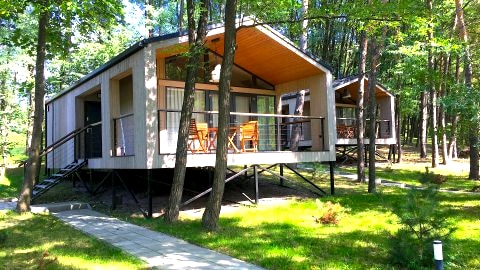 3pokoje -domki całoroczne z tarasem i kominkiem pod lasem, na odludziu na uboczu