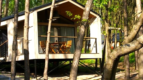 3pokoje -domki całoroczne z tarasem i kominkiem pod lasem, na odludziu na uboczu