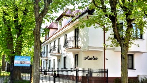 Azalia blisko morza, promenady, parking