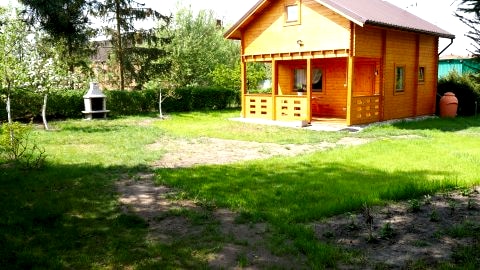Domek drewniany nad Jeziorem Strzeszowskim