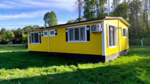 Domek  letniskowy żółty - całoroczny