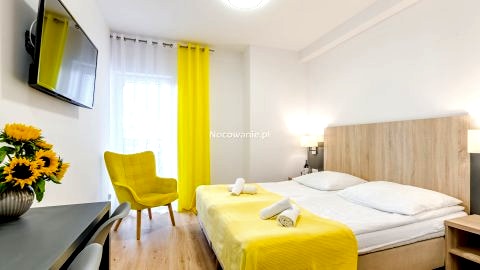 Nr 5 - Pokój 2-osobowy Delux z ładną łazienką i dużym balkonem