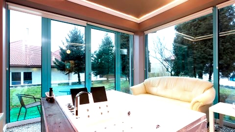 De Luxe Apartment & JACUZZI