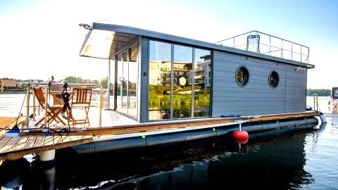 Housboat w całej okazałości