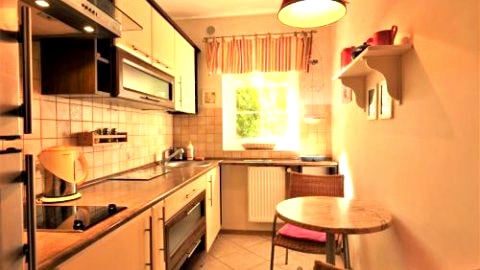 HoliApart Żeromskiego 2