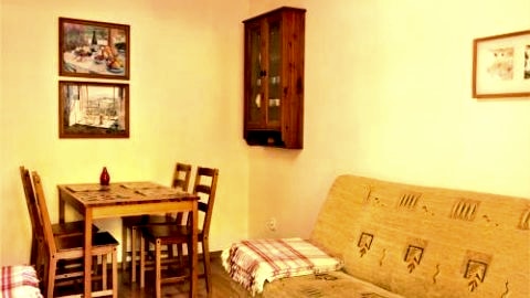 HoliApart Żeromskiego 2