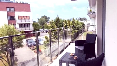 Apartament Lazur z miejscem postojowym w hali garażowej