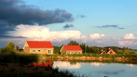 Widok od strony stawu