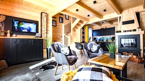 Komfort, cudowne widoki, sala zabaw z małpim gajem, jacuzzi, dobra cena