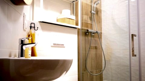 Nocleg 5 minut od Farmy Iluzji. Dwa nowe apartamenty.