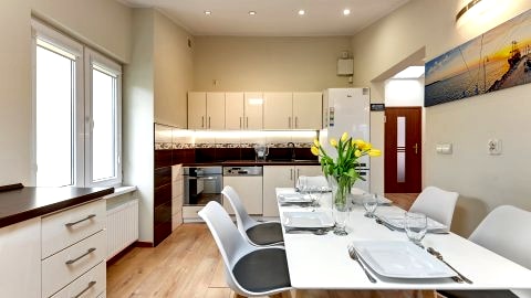 Apartament 3 Maja, 3 sypialnie, balkon, parking, 89m2