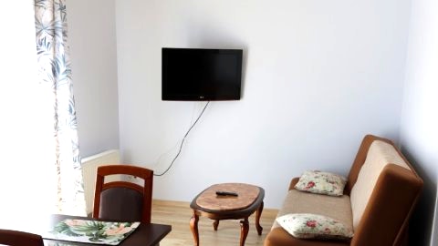 Karla, apartamenty i pokoje w Dębkach