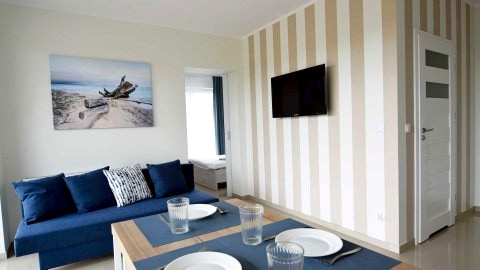 Komfortowy 2  pokojowy  apartament z kuchnią i łazienką blisko plaży na parterze