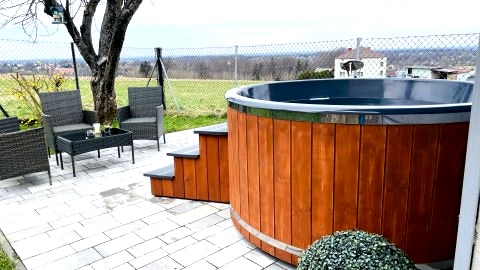 Dom na wyłączność z jacuzzi i sauną w ustronnym miejscu. 