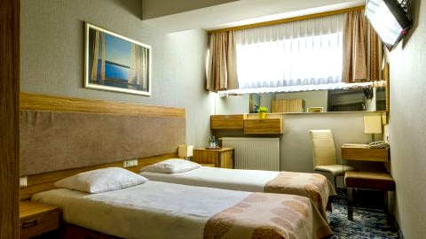 Hotel Centrum Business****