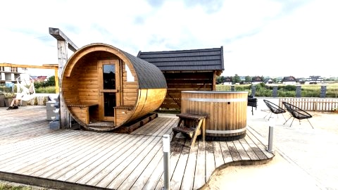 Sauna fińska z balia z zimną wodą