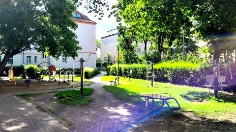 w pobliżu - plac zabaw