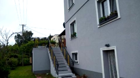 oddzielne wejscie do 'Słonecznego Tarasu"