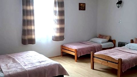 Klimatyczny Domek na Pogórzu Jasielskim | otoczony zielenią | salon z kominkiem 
