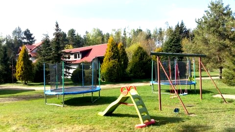 Budynek z pokojami i apartamentami