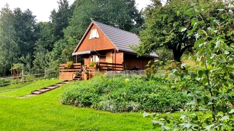 Lawendowy Taras, Drewniany domek na wsi w Górach Kaczawskich, Karkonosze