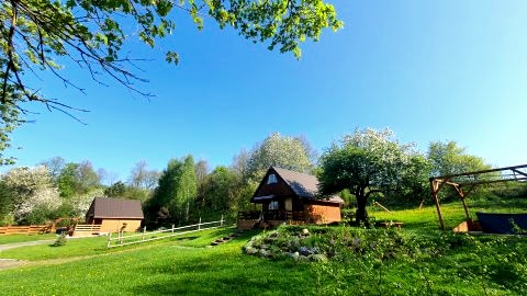 Lawendowy Taras, Drewniany domek na wsi w Górach Kaczawskich, Karkonosze