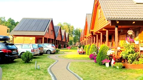 Parking na ogrodzonej posesji